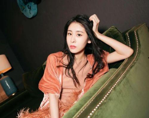 吃瓜娱乐圈张碧晨,娱乐圈的瓜田,她如何成为焦点? 第2张 吃瓜娱乐圈张碧晨,娱乐圈的瓜田,她如何成为焦点? 第2张